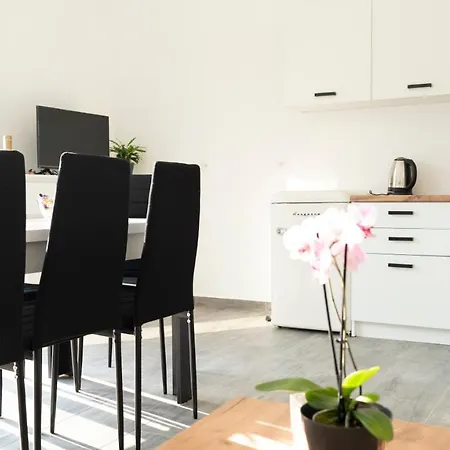 Osada Sluszewo - Restauracja Wydarzenia * جنيفينو