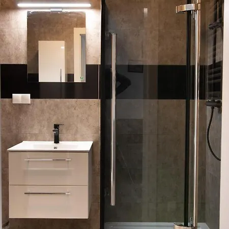 Osada Sluszewo - Restauracja Wydarzenia * جنيفينو