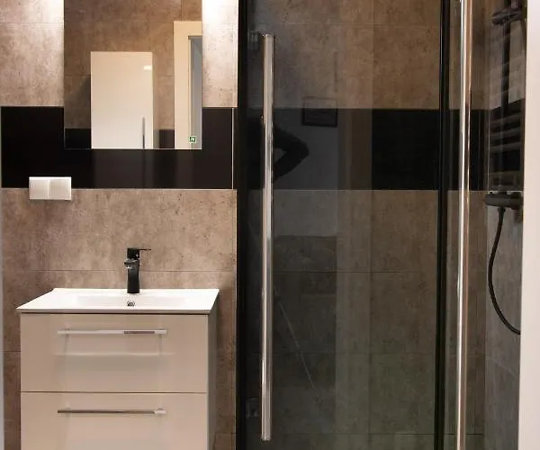 Osada Sluszewo - Restauracja Wydarzenia * グニエビノ